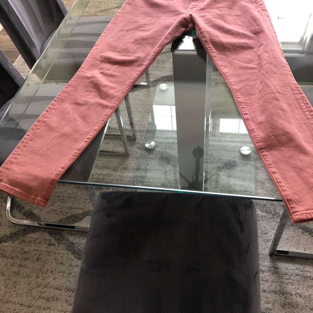 Frame Le High Skinny in Vintage pink.